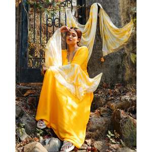 Conjunto de Traje de Satén de Algodón Amarillo Brillante para Mujer, Talla XS, Estilo DE MAISON, Verano, Corte Holgado, Diseño Étnico, Kurta, Dupatta, Fiesta Festiva - Product Image 2