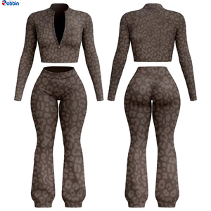 Conjunto Deportivo Personalizado con Logotipo para Mujer, Estampado de Leopardo, Chaqueta con Cierre Completo, Pantalones Acampanados, Dos Piezas, Ropa Casual de Otoño, Spandex y Poliéster - Product Image 1