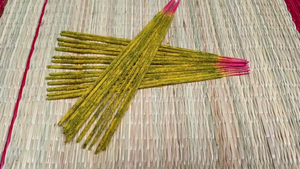 Meilleur prix pour les bâtonnets d'encens indiens Flora High-Aroma de Shrekha Creations, fabriqués à partir de bois d'agar, pour un usage domestique - Product Image 4