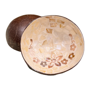 Tazón de Cáscara de Coco Tallado a Mano - Incrustaciones de Perlas Brillantes - Decoración de Mesa Ecológica y de Lujo - Product Image 1