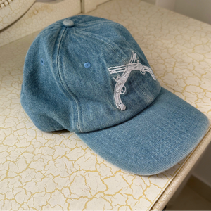 Casquette en jean avec logo brodé personnalisé, tissu denim lavé, casquette classique à 6 panneaux, casquette de papa, sangle en cuir, denim en coton - Product Image 3