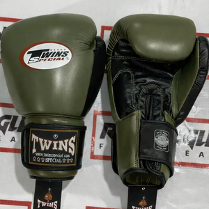 Guantes de Boxeo Twins Muay Thai Hechos a Mano con Cuero Genuino de Vaca, con Agarres para Sanda, Transpirables y que Absorben la Humedad - Product Image 1
