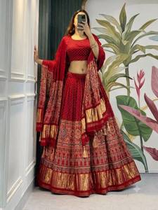 Conjunto Tradicional Indio-Pakistaní de Lehenga Choli Color Granate con Bordado Dorado, Vestido Largo para Bodas, para Mujer - Product Image 5