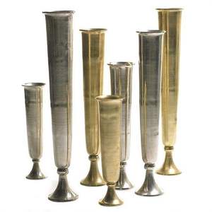 Vase en laiton artisanal élégant, finition or martelé, décoration de table moderne à prix avantageux - Product Image 6