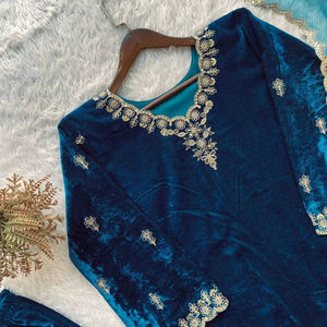 Ensemble de fête en velours épais avec broderie à cordon et sequins, comprenant un haut, un palazzo et un dupatta en organza, entièrement cousu, tenue ethnique pour femme - Product Image 1