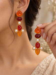 Boucles d'oreilles pendantes en onyx rouge orangé naturel et perles d'eau douce, faites à la main, plaquées or 18 carats, avec cabochons, longues et imposantes - Product Image 1