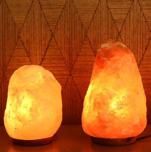 Lampes en sel de l'Himalaya en gros, pierre de cristal naturelle avec base en bois, plusieurs tailles, fournisseur de décoration intérieure - Product Image 5