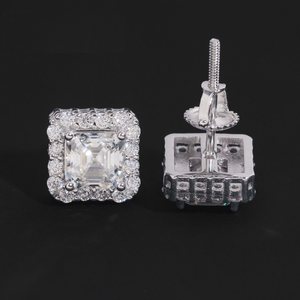 Boucles d'oreilles clous en moissanite taille émeraude, pavé de pierres, avec halo carré, bijoux de luxe, cadeau pour femme - Product Image 2