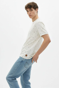 Camiseta '' SOSH 4 '' con detalle de insignia para hombre - Product Image 2