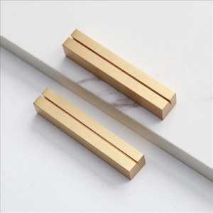 Porte-cartes de visite de luxe en laiton pour bureau, support moderne en métal pour cartes de visite, décoration de table de réception - Product Image 1