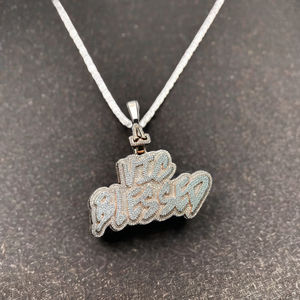 Colgante de Lujo Hiphop con Letra Pequeña, Chapado en Oro Rosa, de Plata 925 Sólida Personalizada, con Moissanita VVS de Corte Brillante Certificado - Product Image 2