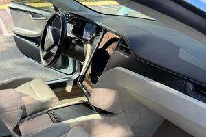 <span class=keywords><strong>Tesla</strong></span> Model S <span class=keywords><strong>75D</strong></span> Dual-Motor AWD d'occasion haut de gamme 2019 - Product Image 3