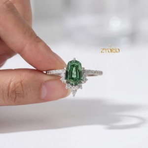 Impresionante Anillo de Aniversario/Boda para Mujer en Oro Blanco de 14K con Diamante Cultivado en Laboratorio de 2.18 CT VS1 con Corte Escudo, Diseño Inspirado en la Naturaleza - Product Image 6