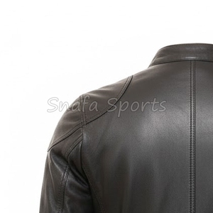 Veste en cuir de motard vintage pour homme, design hivernal, cuir d'agneau personnalisé avec détails matelassés, en vente - Product Image 6