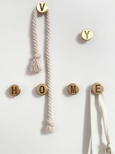 Ensemble de 3 crochets muraux personnalisés pour lettres E B M, rangement élégant et fonctionnel pour l'entrée de la maison ou l'organisation de la cuisine - Product Image 5