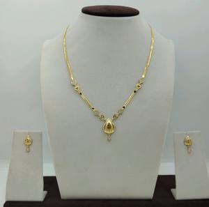 Ensemble collier et boucles d'oreilles élégants en or, forme goutte d'eau, pour femmes, bijoux de mode traditionnels pour mariage et fêtes. - Product Image 1