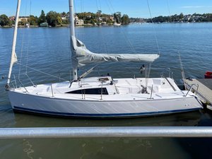 Maquette de bateau Catalina 275 Sport (série Catalina) en bois de cèdre, faite sur mesure et peinte à la main, 36 pouces - Product Image 4