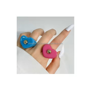 Bagues en résine sans plomb au design moderne, ajustables, couleur et taille personnalisées, bijoux pour femmes, classiques pour les occasions de mariage et de fête, tendance - Product Image 6