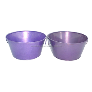 Macetas y Jardineras Circulares Clásicas de Metal Morado Brillante, Ecológicas, para Piso y Escritorio, con Asas y Orificio de Drenaje - Product Image 2