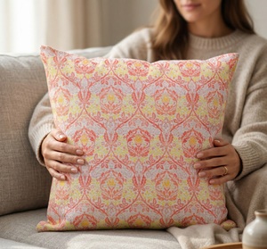 Housse de coussin de style scandinave traditionnel avec motif botanique, illustrée par une œuvre d'art rouge vibrante, fourniture directe d'usine 18X18 - Product Image 2
