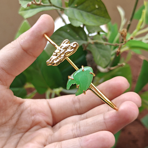 กำไลข้อมือหินหยกคาลซิโดนีสีดำแกะสลักรูปปลาแบบปรับได้ ชุบทอง 18k ดีไซน์เนอร์แบรนด์ดัง ขายส่งเครื่องประดับ - Product Image 4