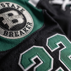Maillot de hockey sur glace Bay State pour homme, noir et vert, en maille sublimée, manches longues, col en V, respirant, vêtements de sport pour adultes - Product Image 3