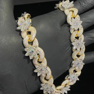 Collar de Cadena Cubana de Lujo con Moissanita, Diseño Floral Iced Out, Acabado en Oro Amarillo, Joyería Hip Hop de Alta Gama, Regalo - Product Image 1