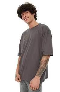 เสื้อยืดผู้ชายทรงปกติ ผ้าฝ้าย 100% สีเทาล้วน แขนสั้น คอกลม สไตล์ลำลอง ผ้าเจอร์ซีย์ถัก โลโก้ด้านหน้า ระบายอากาศได้ดี เป็นมิตรกับสิ่งแวดล้อม - Product Image 5