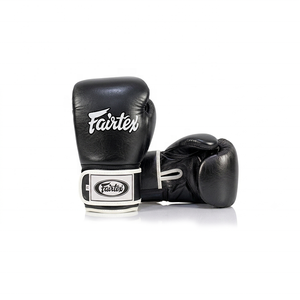 นวมชกมวยหนังวัวแท้ Fairtex สีดำ แบบติดตีนตุ๊กแก ปิดนิ้วเต็มรูปแบบ สำหรับผู้ใหญ่ ใช้สำหรับฝึกซ้อมและแข่งขัน - Product Image 1