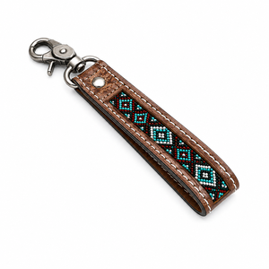 Porte-clés artisanal en cuir marron de qualité supérieure avec perles, motif géométrique turquoise gravé, fermoir pivotant durable - Product Image 1