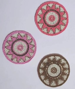 Sous-verres en coquillages perlés de haute qualité, lot de 4, sous-verres ronds perlés pour la table à manger et la table basse - Product Image 4