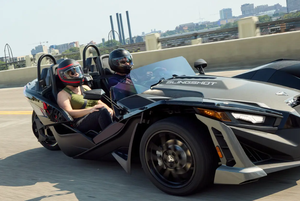 100% NEUF NEUF EN STOCK DÉTACHABLE DERNIER MODÈLE 2025 Polaris Slingshot SLR Auto Drive 3 Roues Véhicule Tout-Terrain - Product Image 2