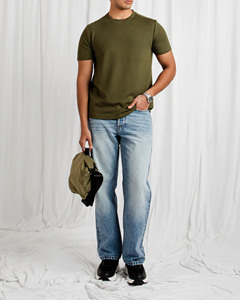 T-shirt uni vert olive pour homme de qualité supérieure, doux, 100% coton, col rond, manches courtes, coupe ample décontractée, confortable pour l'été - Product Image 1