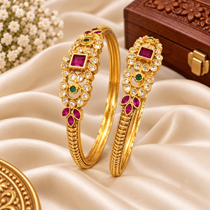 Ensemble de bracelets plaqués or de style temple antique, ornés de grappes de pierres rubis et émeraudes, bijoux indiens traditionnels pour femmes et mariages - Product Image 4