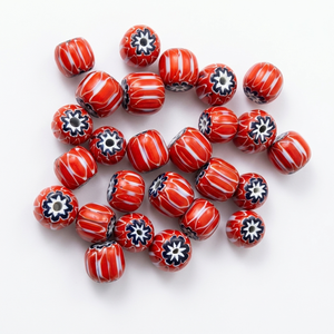 Cuentas de vidrio hechas a mano en negro y beige con formas mixtas de chevron, roseta y estrella, abalorios comerciales, dijes en capas para fabricación de joyas, personalizados al por mayor - Product Image 1