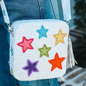 Bolso de hombro cuadrado de tela blanca con correa ancha extraíble, bolso de mano con cremallera para fiesta de mujer, bolso cruzado personalizable con mariposa de cuentas de semillas - Product Image 1