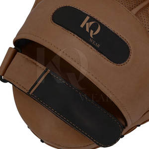 Guantes de boxeo profesionales con acolchado de espuma de alta densidad y correa de muñeca segura para golpes precisos - Product Image 6