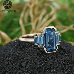Bague de fiançailles classique pour femme en argent plaqué or rose avec moissanite taille coussin sertie à griffes, motif géométrique, certifiée IGI - Product Image 3