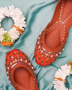 Khusa รองเท้าแตะสำหรับผู้หญิงน้ำหนักเบาส้นเตี้ยปรับแต่งได้สำหรับผู้หญิงดีไซน์ล่าสุด - Product Image 2