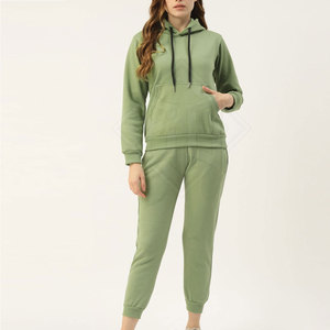 Survêtement pour femme, dernière conception, en polyester uni, décontracté, grande taille, col montant, couleur personnalisable, fabriqué au Pakistan - Product Image 1