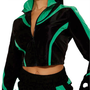 Conjunto de chándal de nailon corto para mujer, a la moda, personalizado, con chaqueta con cremallera, pantalones de pierna ancha, OEM, marca privada, sudaderas con capucha estilo streetwear, cortavientos - Product Image 3