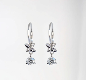 Pendientes de Oro Sólido de 14K/18K con Diamantes Cultivados en Laboratorio, Elegantes Pendientes Colgantes de Mariposa para Mujer, Joyería Nupcial para Boda - Product Image 3