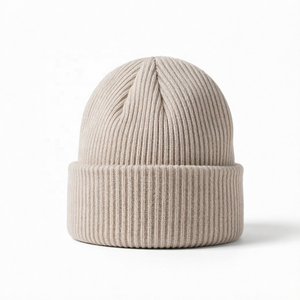 Gorro de Punto Acanalado Negro con Cadenas, Gorro de Invierno 100% Algodón, Transpirable e Impermeable para Uso Casual al Aire Libre - Product Image 1