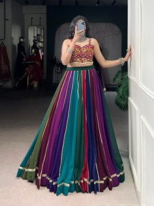HENIXA CREATION Lehenga Choli traditionnel multicolore en faux georgette réversible, extensible et à séchage rapide pour femmes indiennes/pakistanaises - Product Image 3
