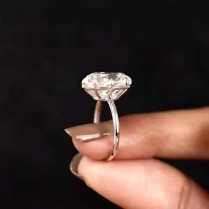 Bague de fiançailles ovale en diamant de laboratoire 3 carats, taille Old Mine, bague de mariage solitaire vintage à 8 griffes pour elle, bague en or blanc 14 carats, OM GEMS - Product Image 4