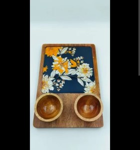 Plateau rond en bois de noyer noir de 12 pouces, plateau de service décoratif en bois avec poignées - Product Image 3