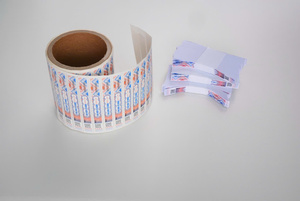 Pegatinas brillantes personalizadas a prueba de agua Etiquetas adhesivas OEM Etiquetas de embalaje de productos duraderos Impresión Servicio de fábrica Suministro al por mayor - Product Image 4