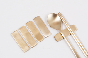 NOBBAN Premium - Reposapalillos Coreano de Bronce, Soporte Cuadrado para Cucharas Bangjja Yugi, 99.9% Antibacteriano - Product Image 6