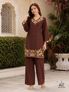 Ensemble de tenue traditionnelle indienne/pakistanaise brodée en rayonne pour femmes Leranath Fashion, matériaux recyclés, coupe régulière, vêtements décontractés - Product Image 3