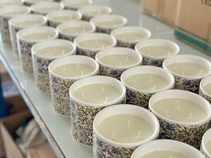 Bougeoir en céramique coulé à la main avec étiquette personnalisée Bougies parfumées en cire de coco Style moderne Décoration intérieure Cadeaux d'anniversaire - Product Image 5